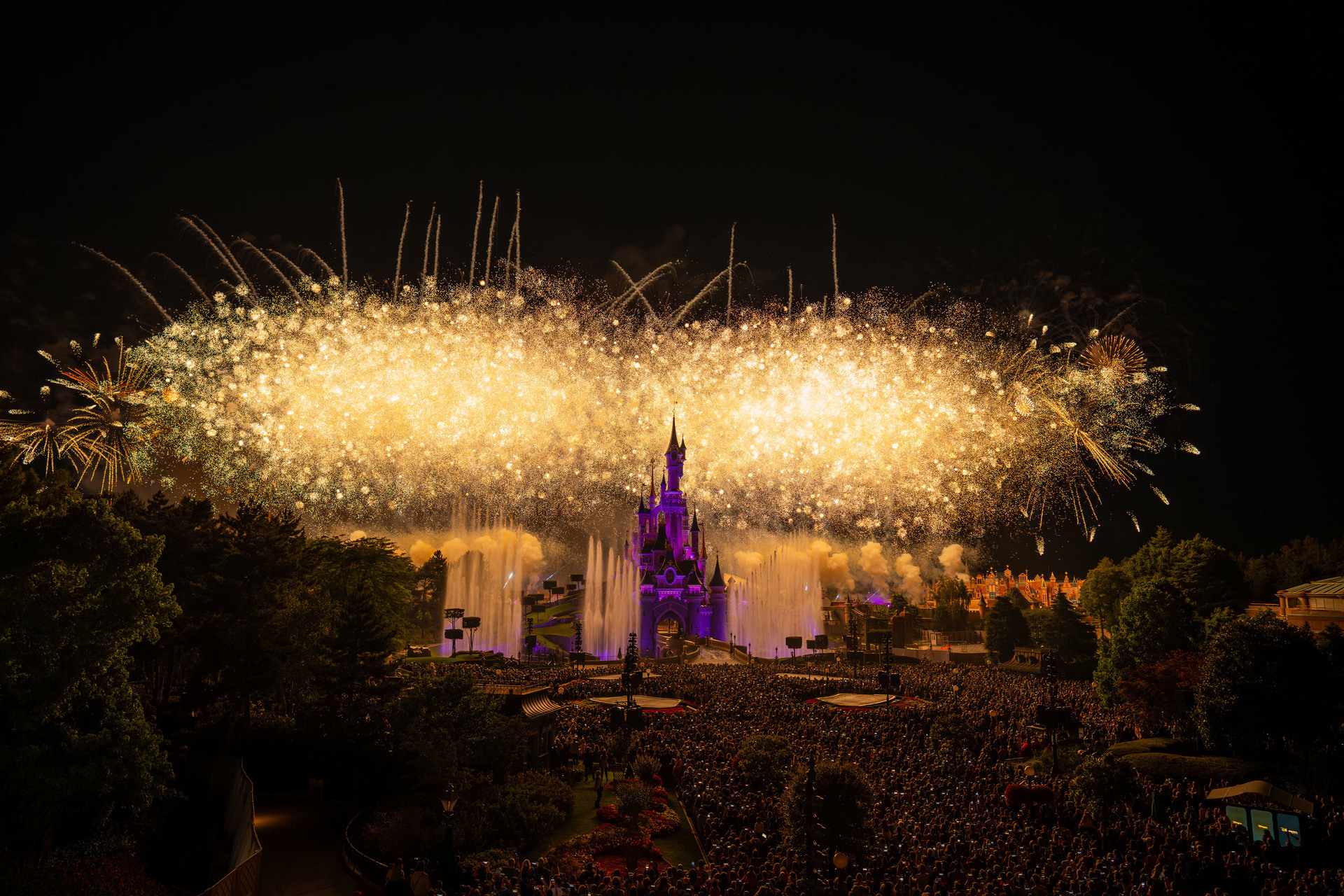 14 juillet 2024 : Disneyland Paris et Dronisos établissement un nouveau record